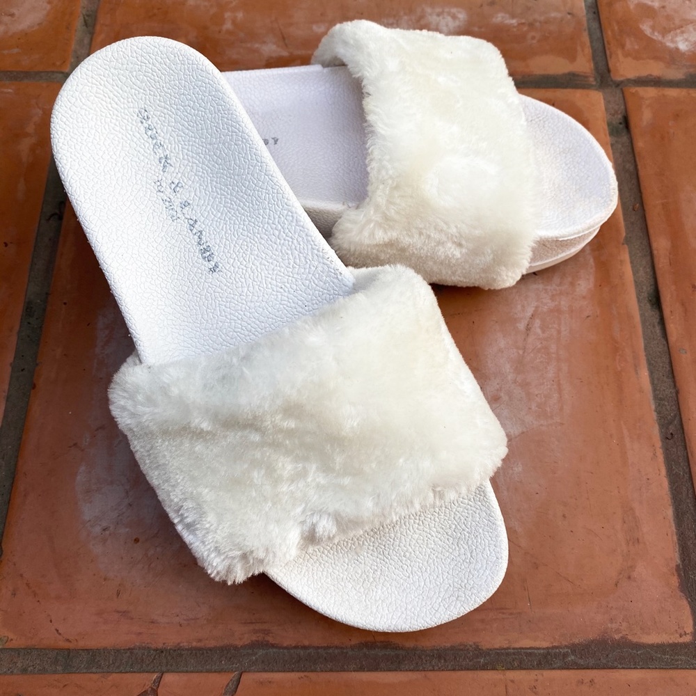 Fuzzy White Slides - image 1